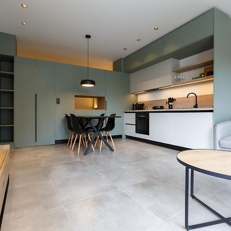Studio W/King Size Bed Near The Heart Of Calamata Exterior foto