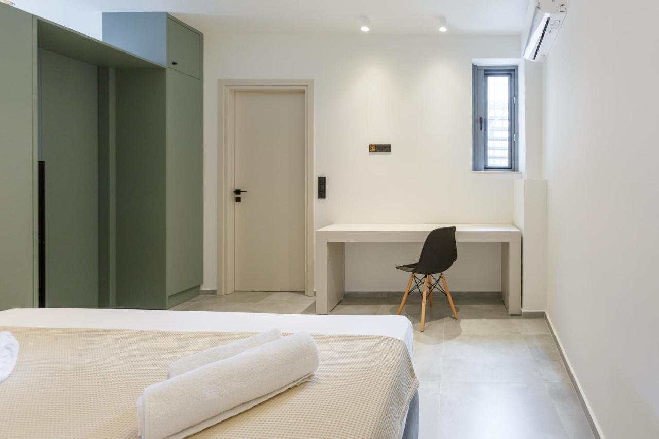 Studio W/King Size Bed Near The Heart Of Calamata Exterior foto