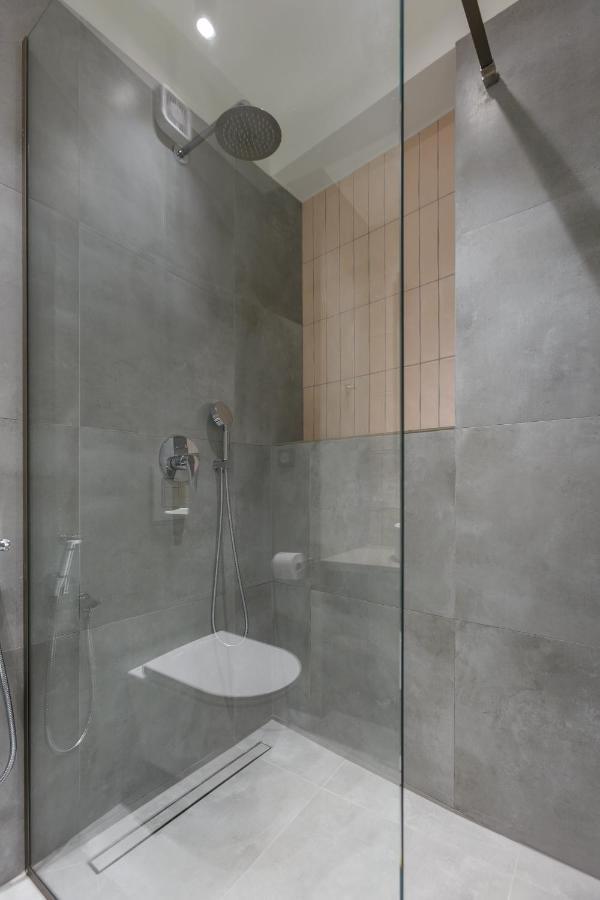 Studio W/King Size Bed Near The Heart Of Calamata Exterior foto