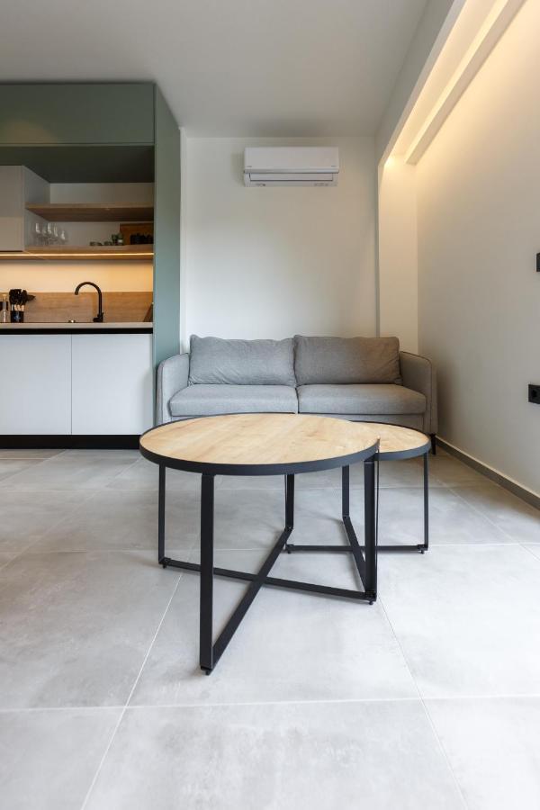 Studio W/King Size Bed Near The Heart Of Calamata Exterior foto