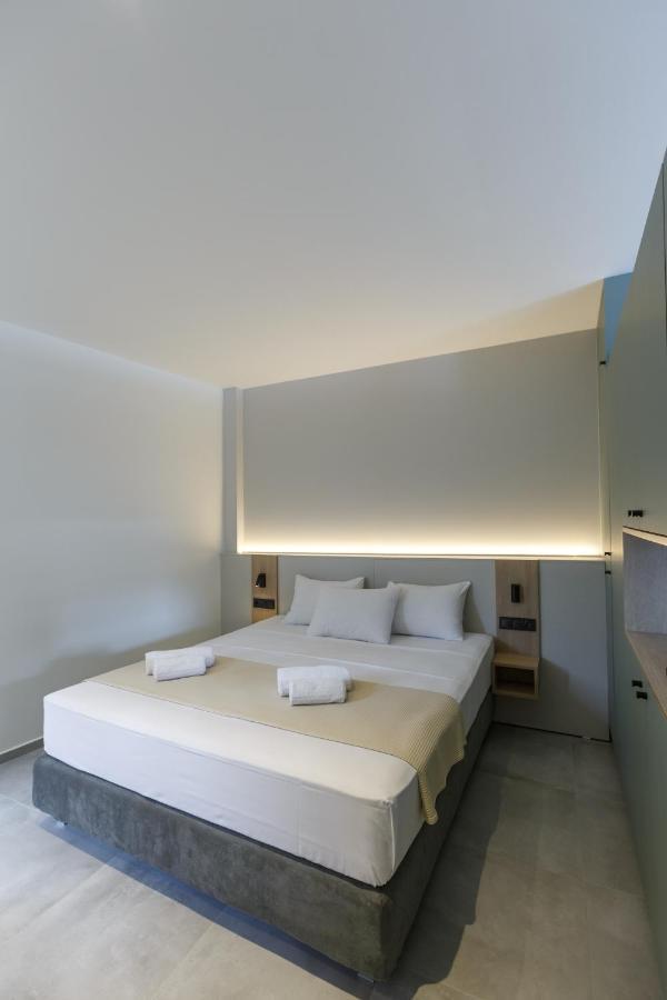 Studio W/King Size Bed Near The Heart Of Calamata Exterior foto