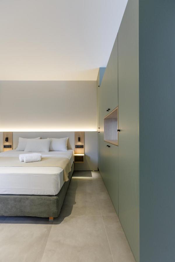 Studio W/King Size Bed Near The Heart Of Calamata Exterior foto