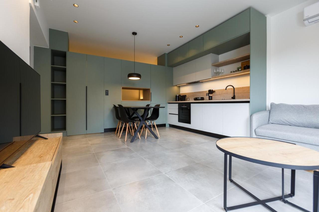 Studio W/King Size Bed Near The Heart Of Calamata Exterior foto