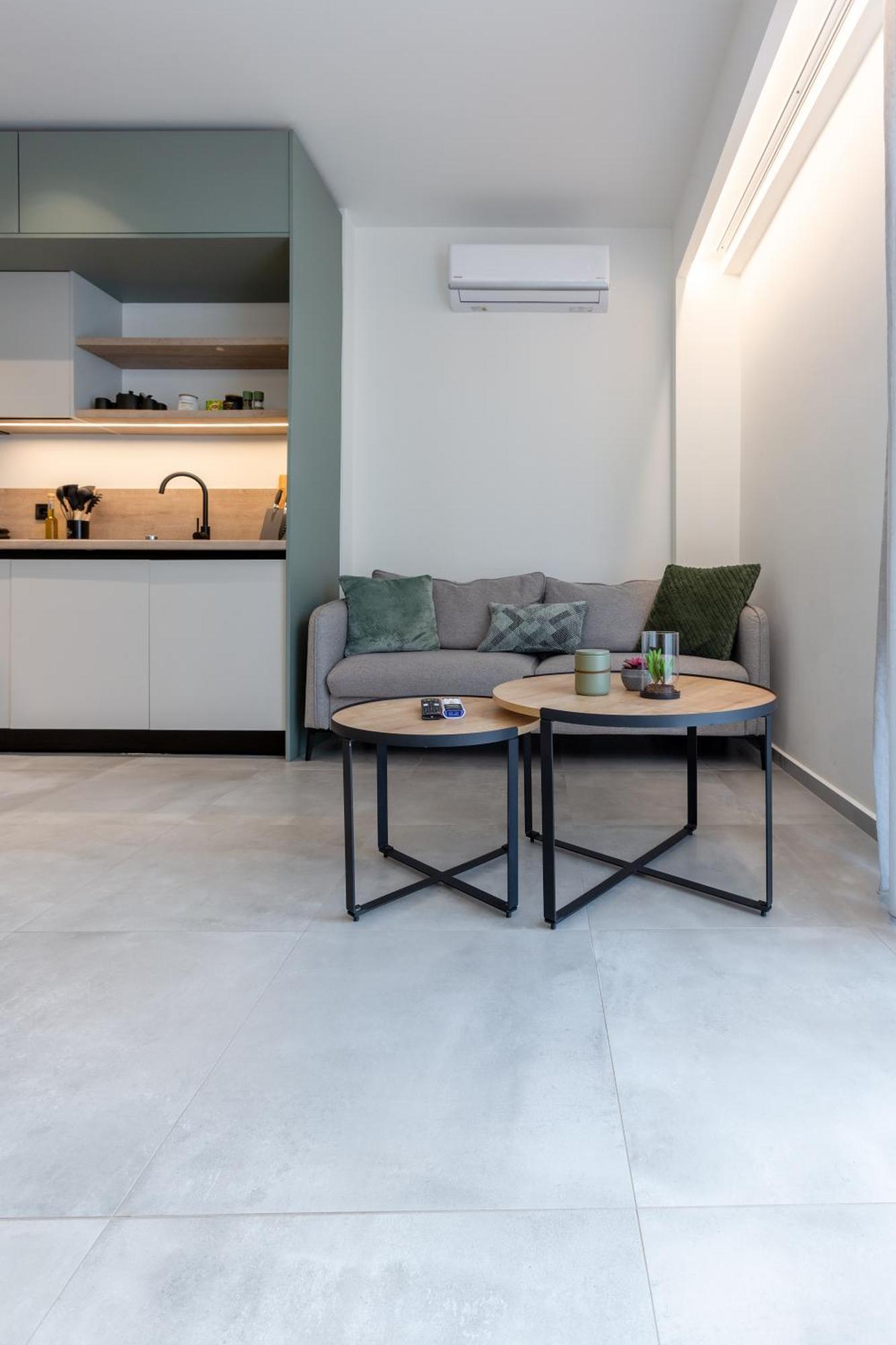 Studio W/King Size Bed Near The Heart Of Calamata Exterior foto
